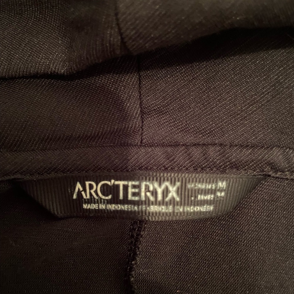 Arc'teryx Cowl Neck Mid Sleeve Women's Top Black size medium - Picture 5 of 8